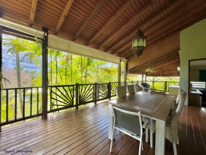 Photos 1 - Prestige - A VENDRE - PROPRIÉTÉ AVEC FORT POTENTIEL LOCATIF – SAINT-FRANÇOIS