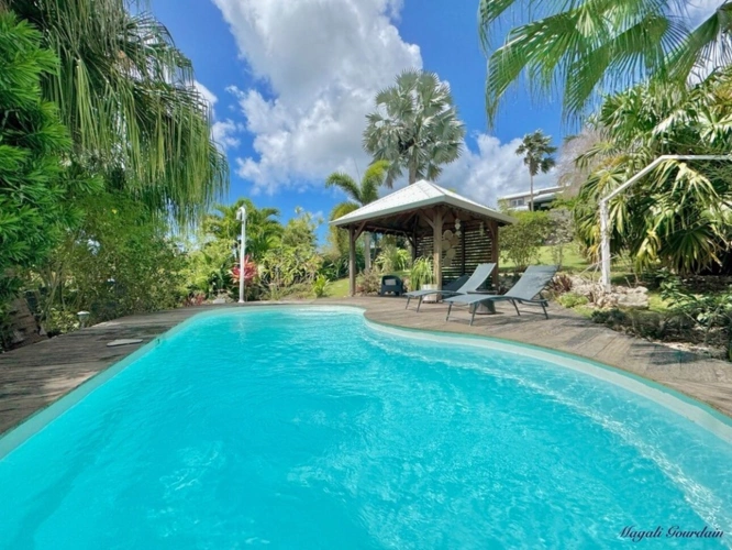 Photos 2 - Prestige - A VENDRE - PROPRIÉTÉ AVEC FORT POTENTIEL LOCATIF – SAINT-FRANÇOIS