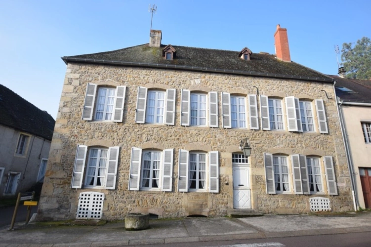 Photos 1 - Prestige - Propriete en pierres de 252 m2, avec dépendances, à COUCHES avec 1186 m2 de terrain