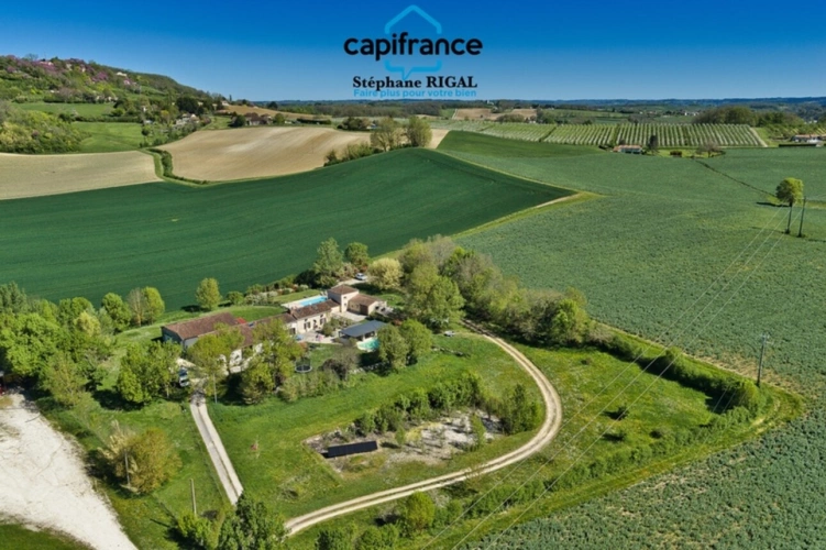 Photos 30 - Touristique - Propriete à vendre 11 pièces MONSEGUR (47) Propriété avec maison et maison d'amis de 260m2 habitables sur 12 757m² de terrain - 2 piscines