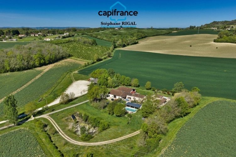 Photos 24 - Touristique - Propriete à vendre 11 pièces MONSEGUR (47) Propriété avec maison et maison d'amis de 260m2 habitables sur 12 757m² de terrain - 2 piscines
