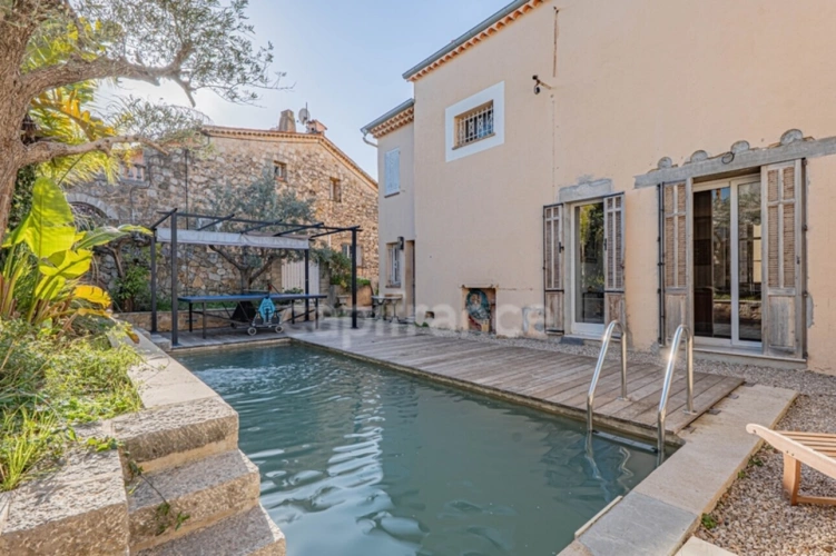 Photos 14 - Prestige - Mougins / à vendre Propriété type MAZET avec dépendance, piscine et garage pour 2 véhicules