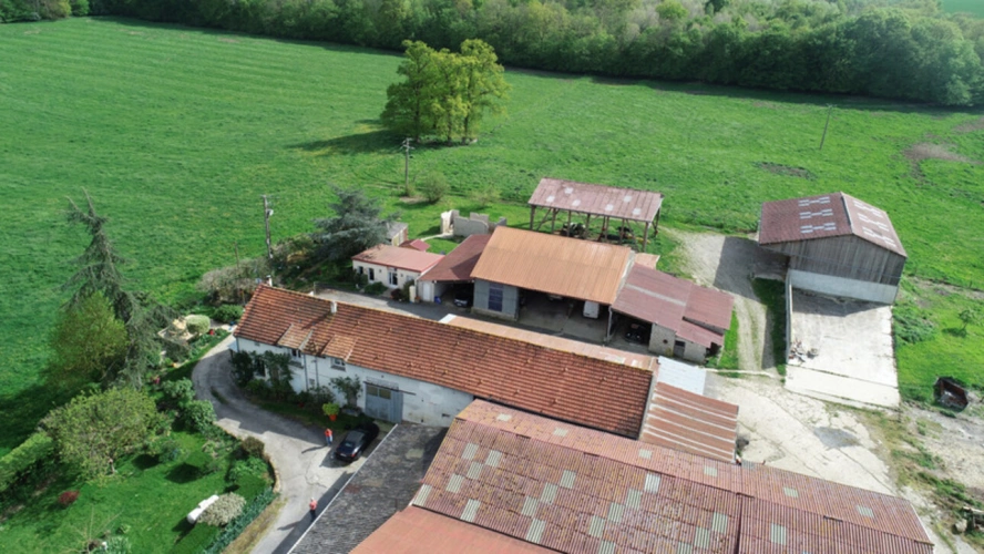 Photos 1 - Rurale - ESSOMES SUR MARNE (02) à vendre joli corps de ferme avec maison et nombreux bâtiments sur un terrain de 10 hectares