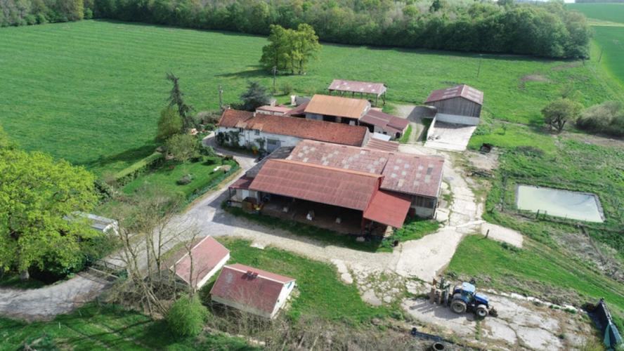 Photos 3 - Rurale - ESSOMES SUR MARNE (02) à vendre joli corps de ferme avec maison et nombreux bâtiments sur un terrain de 10 hectares