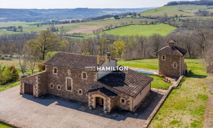 Photos 1 - Touristique - Maison et dépendances