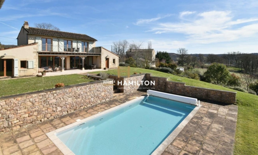 Photos 2 - Touristique - Maison et dépendances