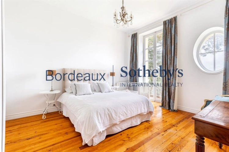 Photos 12 - Prestige - BORDEAUX 30MN - SOMPTUEUSE PROPRIÉTÉ DE MAÎTRE - 4,5 HECTARES - DÉPENDANCES - PISCINE