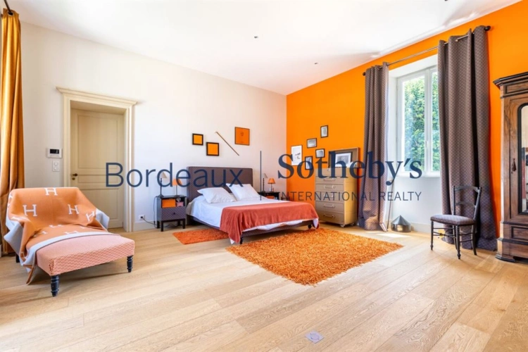 Photos 13 - Prestige - BORDEAUX 20MN - ENTRE-DEUX-MERS - SOMPTUEUSE PROPRIÉTÉ XVIII° - 1,6 HA - PISCINE - DÉPENDANCES