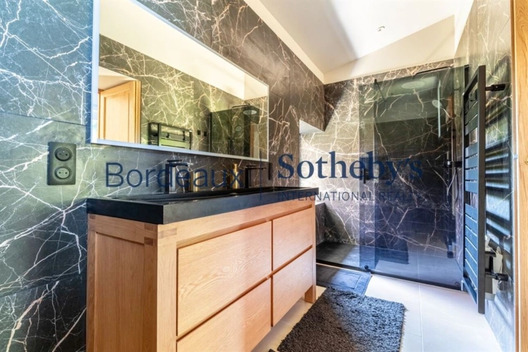 Photos 16 - Prestige - BORDEAUX 20MN - ENTRE-DEUX-MERS - SOMPTUEUSE PROPRIÉTÉ XVIII° - 1,6 HA - PISCINE - DÉPENDANCES