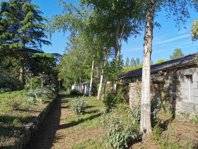 Photos 2 - Touristique - Ensemble en pierres de 850 m² environ proche mer