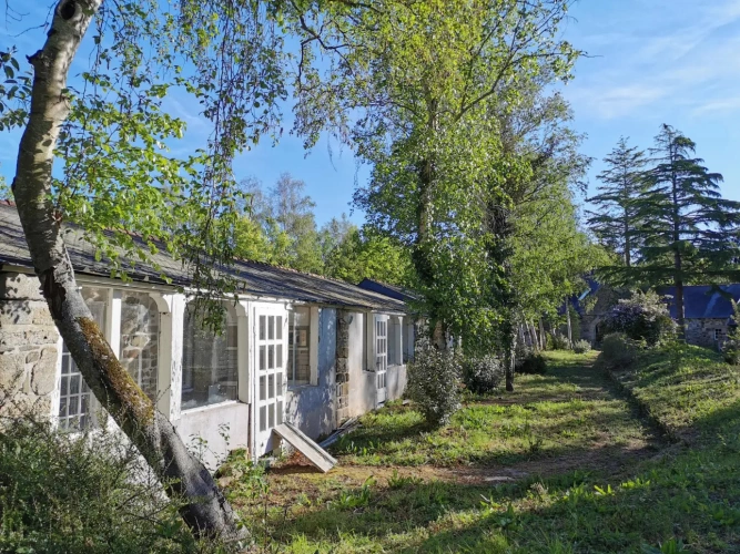 Photos 3 - Touristique - Ensemble en pierres de 850 m² environ proche mer