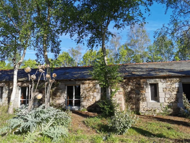 Photos 4 - Touristique - Ensemble en pierres de 850 m² environ proche mer