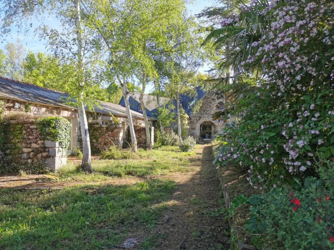 Photos 5 - Touristique - Ensemble en pierres de 850 m² environ proche mer