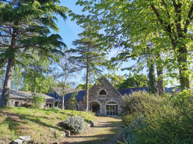 Photos 6 - Touristique - Ensemble en pierres de 850 m² environ proche mer