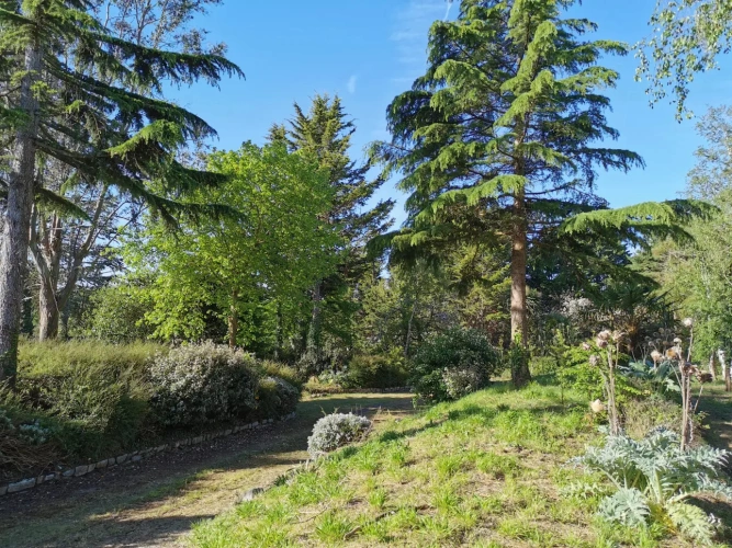 Photos 9 - Touristique - Ensemble en pierres de 850 m² environ proche mer