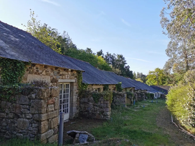 Photos 10 - Touristique - Ensemble en pierres de 850 m² environ proche mer