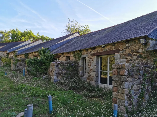 Photos 11 - Touristique - Ensemble en pierres de 850 m² environ proche mer