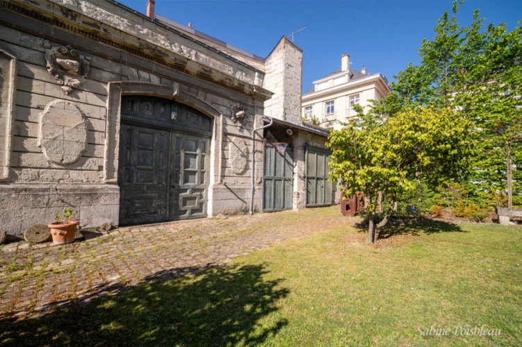 Photos 15 - Prestige - Exceptionnel au coeur de Saumur et des bords de loire une demeure de 375 m² - dépendances - Garages - jardin -1439m²