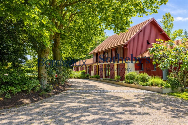 Photos 3 - Prestige - BORDEAUX 15MN - SOMPTUEUSE PROPRIÉTÉ - ANCIENNES ÉCURIES RÉNOVÉES - 280M² - PARC 3000M² - PISCINE