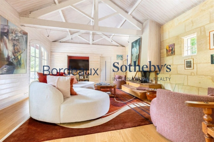 Photos 11 - Prestige - BORDEAUX 15MN - SOMPTUEUSE PROPRIÉTÉ - ANCIENNES ÉCURIES RÉNOVÉES - 280M² - PARC 3000M² - PISCINE