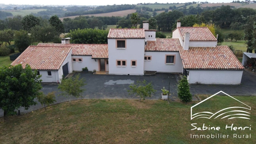 Photos 2 - Rurale - Maison avec 1 gîte sur plus de 1,4 ha de terrain