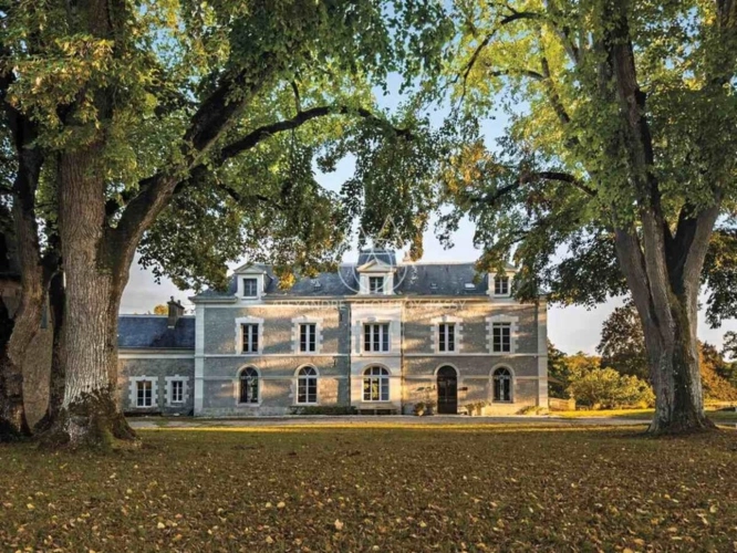 Photos 2 - Prestige - Superbe Château du XIXe avec 1km de rivière, rénové à 10min de Blois sur 22ha-possibilité d'acheter 63ha au total