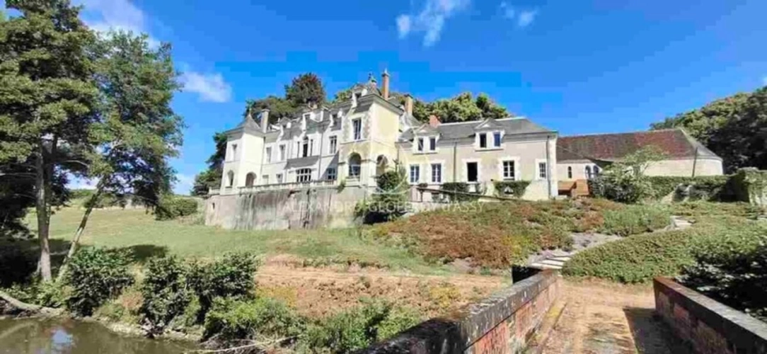 Photos 3 - Prestige - Superbe Château du XIXe avec 1km de rivière, rénové à 10min de Blois sur 22ha-possibilité d'acheter 63ha au total