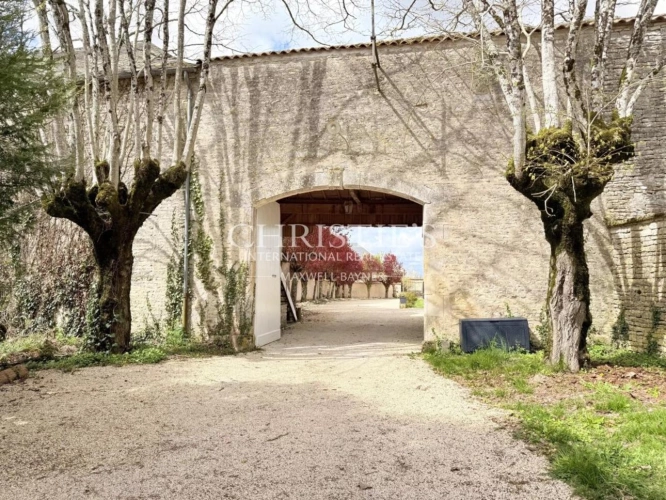 Photos 4 - Prestige - Propriété de caractère avec piscine, dépendances et terrain clos