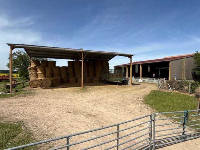 Photos 3 - Agricole - Exploitation en majorité céréale de 100 ha dans l’Indre