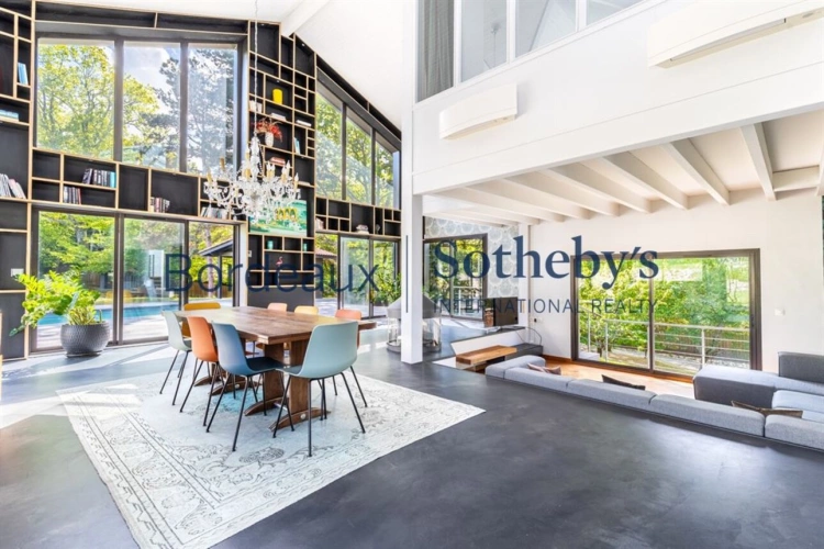 Photos 10 - Prestigious - BORDEAUX 15 MN – EXCEPTIONAL VILLA – 335 SQ.M – 5400SQ.M LANDSCAPED PARK – SWIMMING POOL – 6 BEDROOM