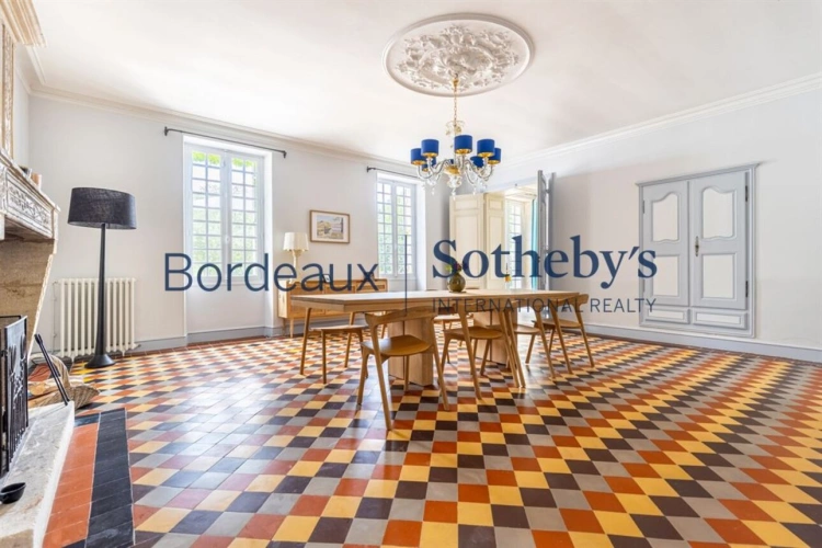 Photos 12 - Prestige - BORDEAUX 40MN - MAGNIFIQUE DEMEURE DE MAÎTRE XVIII° ET SES DÉPENDANCES - PARC 1,3 HA  - PISCINE