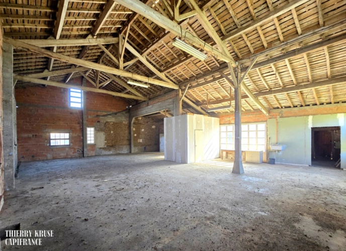 Photos 2 - Prestige - Propriété à fort potentiel – Hangars & bâtiments – 450 m² exploitables sur 15 000 m² de terrain aménageable – Changement de destination possible