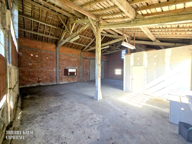 Photos 15 - Prestige - Propriété à fort potentiel – Hangars & bâtiments – 450 m² exploitables sur 15 000 m² de terrain aménageable – Changement de destination possible