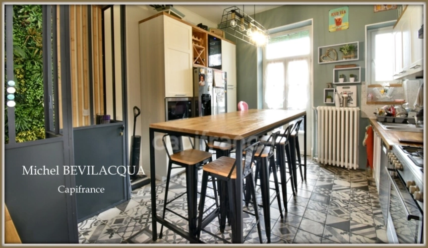 Photos 9 - Rurale - NEVERS (58), Propriété de charme 12 pièces, 265 m² habitables, 8 chambres, grandes annexes, piscine, terrain 1100 m²