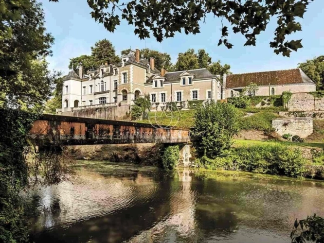 Photos 1 - Prestige - Superbe Château du XIXe avec 1km de rivière, rénové à 10min de Blois sur 63ha