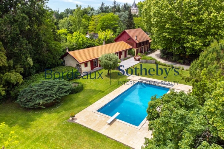 Photos 1 - Prestige - BORDEAUX 15MN - SOMPTUEUSE PROPRIÉTÉ - ANCIENNES ÉCURIES RÉNOVÉES - 280M² - PARC 3000M² - PISCINE