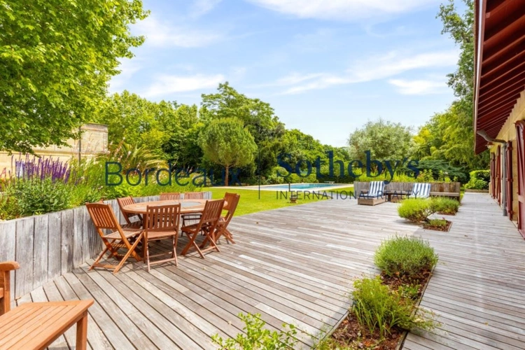 Photos 9 - Prestige - BORDEAUX 15MN - SOMPTUEUSE PROPRIÉTÉ - ANCIENNES ÉCURIES RÉNOVÉES - 280M² - PARC 3000M² - PISCINE