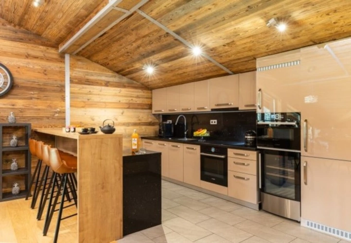 Photos 26 - Prestige - ENSEMBLE ALPIN ULTRA-PREMIUM de 3 400 m² à TIGNES (73) 5 Chalets haut de gamme , accès ski au pied, vue, piscine