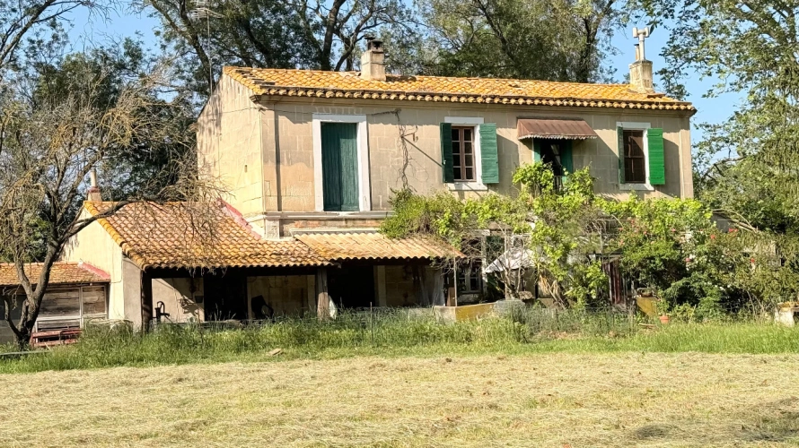 Photos 2 - Equestrian - Characterful agricultural property at the gates of Fontvieille 2.5 hectares