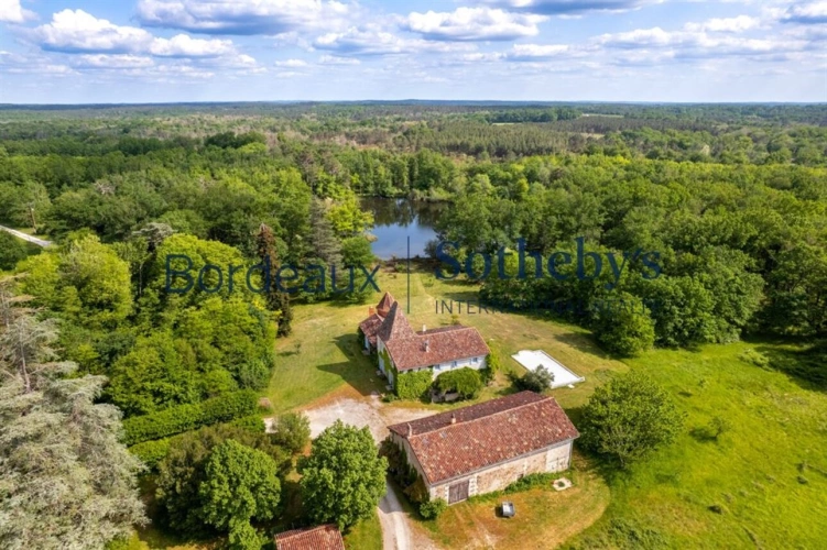 Photos 10 - Prestige - BORDEAUX 1H - SOMPTUEUSE PROPRIÉTÉ DE CAMPAGNE - 41HA - LAC PRIVÉ - DOMAINE UNIQUE
