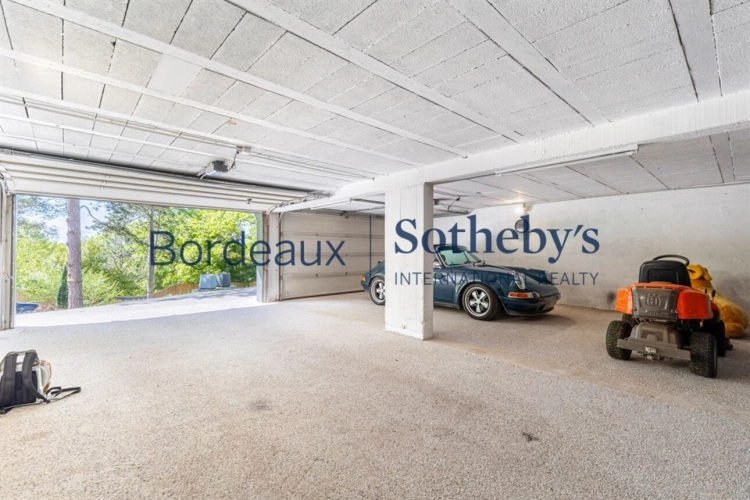 Photos 20 - Prestige - BORDEAUX 15MN - EXCEPTIONNELLE VILLA D'ARCHITECTE 335M² - PARC - PISCINE - 6 CHAMBRES - GARAGES