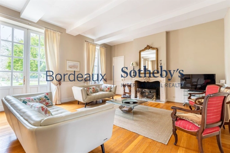 Photos 5 - Prestige - BORDEAUX 30MN - SOMPTUEUSE PROPRIÉTÉ DE MAÎTRE - 4,5 HECTARES - DÉPENDANCES - PISCINE