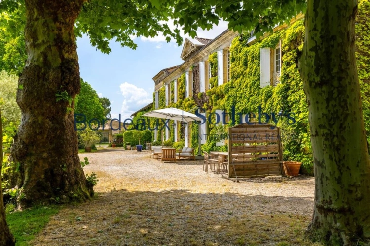 Photos 7 - Prestige - BORDEAUX 40MN - MAGNIFIQUE DEMEURE DE MAÎTRE XVIII° ET SES DÉPENDANCES - PARC 1,3 HA  - PISCINE