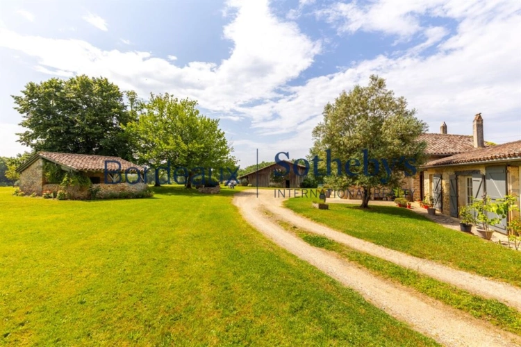 Photos 14 - Prestige - COUP DE COEUR - 50 MN BORDEAUX  - 15MN BAZAS - ANCIEN CORPS DE FERME RESTAURÉ - 14H - PISCINE