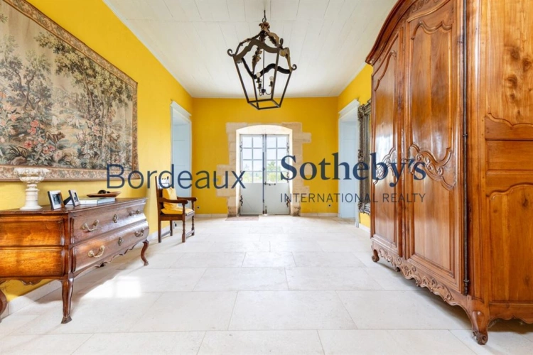 Photos 7 - Prestige - BORDEAUX 35MN - SOMPTUEUSE CHARTREUSE XVIII° ET SA PROPRIÉTÉ DU XV° - 4,5 HECTARES - DÉPENDANCES