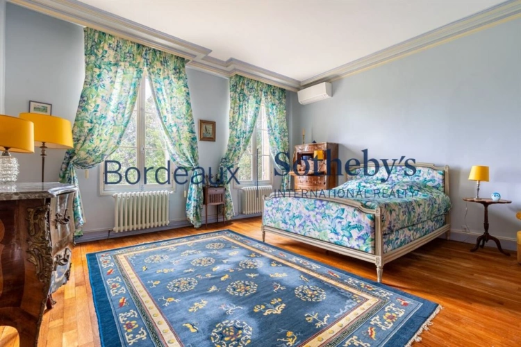 Photos 8 - Prestige - ENTRE-DEUX-MERS - SOMPTUEUSE PROPRIÉTÉ XVIII° - 1,2 HA - PISCINE - DÉPENDANCES