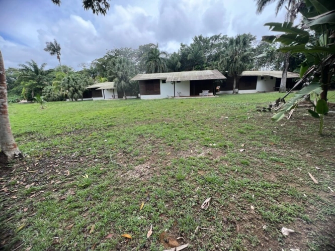 Photos 6 - Prestige - Gite de 12 bungallows plus foncier d'environ 2 ha à vendre