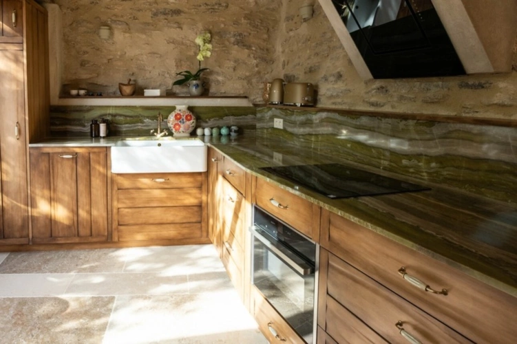 Photos 5 - Prestige - Propriete à vendre : Exceptionnel ensemble de Bories au cœur du Luberon, à Gordes (84) 3 suites, piscine