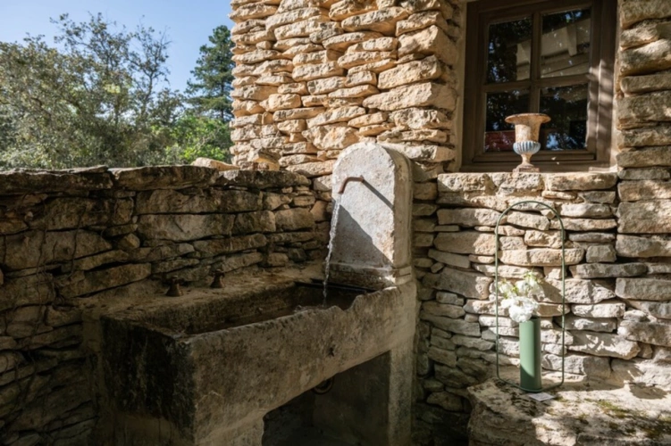 Photos 14 - Prestige - Propriete à vendre : Exceptionnel ensemble de Bories au cœur du Luberon, à Gordes (84) 3 suites, piscine