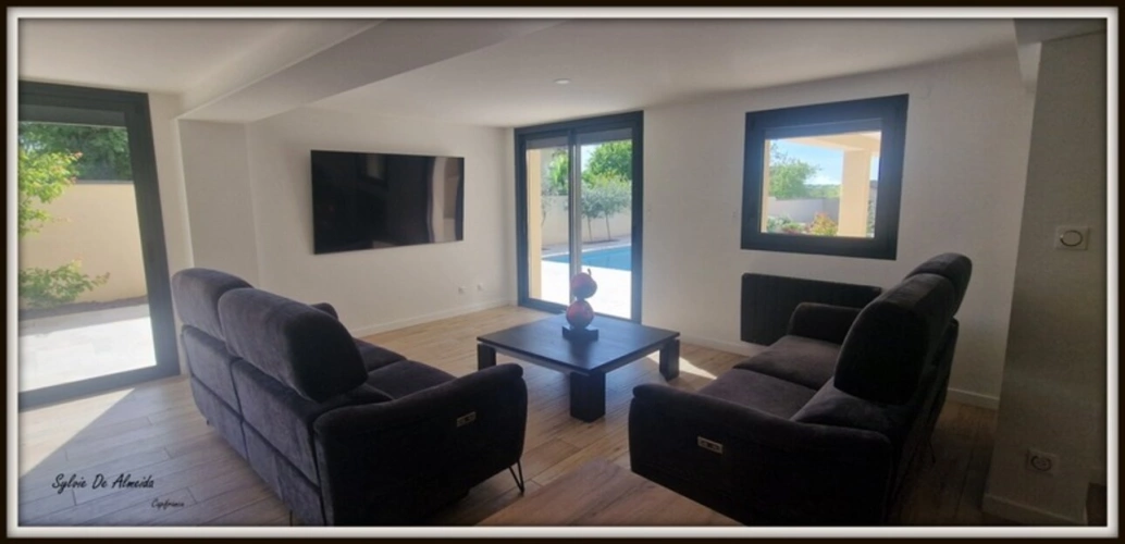 Photos 6 - Rurale - Propriété à vendre 6 pièces FEILLENS (01)proche Mâcon 207m², piscine chauffée, double garage,5 chambres 2 suites, hors lotissement
